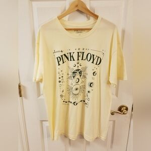 NWOT Pink Floyd Graphic Short Sleeve Tshirt  Size Large Pale Yellow